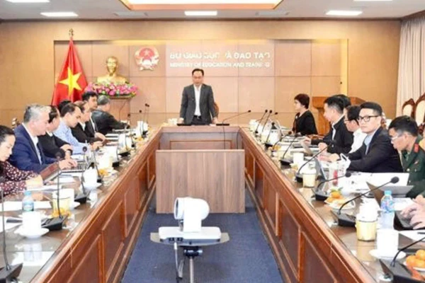 Một buổi tọa đàm lấy ý kiến điều chỉnh sửa đổi Dự thảo quy chế tuyển sinh 2025 tại Bộ Giáo dục và Đào tạo.
