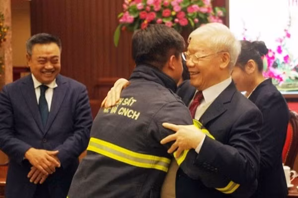 Tổng Bí thư Nguyễn Phú Trọng thăm, chúc Tết Đảng bộ, chính quyền, nhân dân Thủ đô và dành nhiều tình cảm cho cán bộ, chiến sĩ Công an Thủ đô (ngày 19/1/2023).