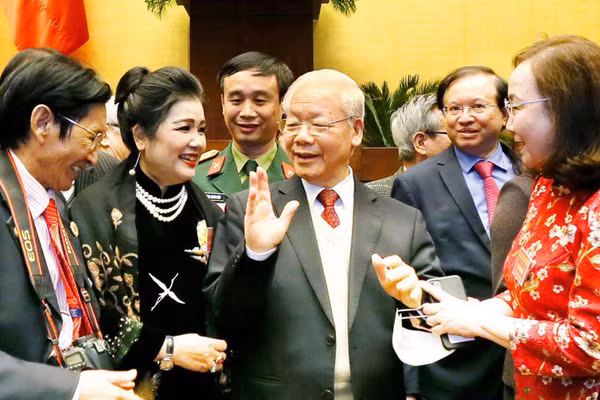 Tổng Bí thư Nguyễn Phú Trọng: Người soi đường cho văn nghệ sĩ