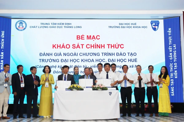 Kiểm định chất lượng giáo dục đại học là hoạt động để bảo đảm sự nhất quán trong chất lượng và sự minh bạch đối với toàn xã hội. (Ảnh Thu Quỳnh)
