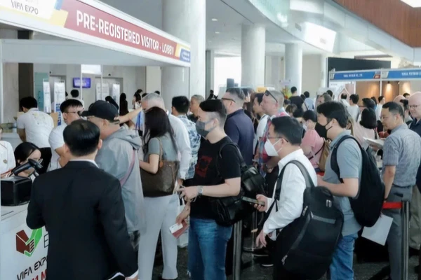 Triển lãm VCAE EXPO 2025 thu hút hàng trăm doanh nghiệp tham dự.