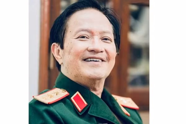 Thượng tướng, Viện sĩ, Anh hùng lực lượng vũ trang nhân dân Nguyễn Huy Hiệu, nguyên Ủy viên Trung ương Đảng, nguyên Thứ trưởng Quốc phòng.