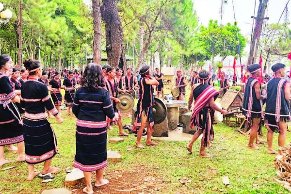 Ngày hội thu hút gần 800 nghệ nhân đến từ 17 huyện, thị xã, thành phố trên địa bàn tỉnh Gia Lai.