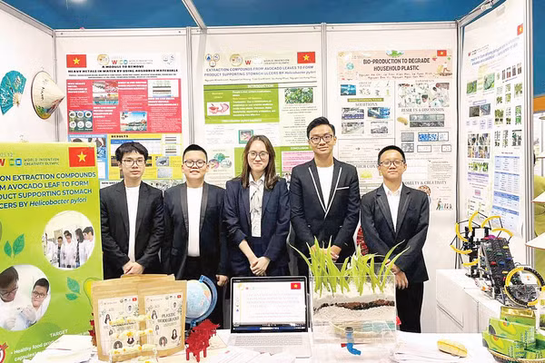 Ý tưởng nghiên cứu khoa học có tính ứng dụng cao đối với những vấn đề xuất phát từ đời sống thực tế hằng ngày đã giúp các em học sinh Trường trung học cơ sở Giảng Võ giành Huy chương vàng cuộc thi Olympic Phát minh và Sáng chế khoa học quốc tế WICO 2023. 