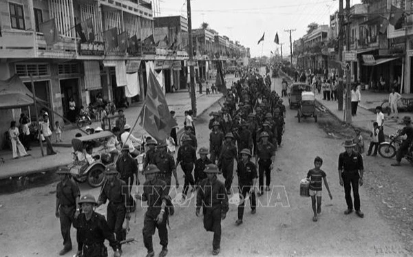 Bộ đội vào giải phóng Cà Mau ngày 1/5/1975. (Ảnh: Hứa Kiểm/TTXVN)