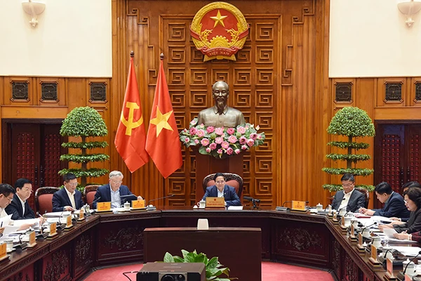 Thủ tướng Phạm Minh Chính chủ trì cuộc họp với các bộ, ngành để rà soát các công việc chuẩn bị đàm phán thương mại với Hoa Kỳ. Ảnh | ĐỨC ANH