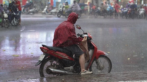 [Video] Hai đợt không khí lạnh tràn về, miền Bắc mưa rét kéo dài đến dịp lễ 30/4 – 1/5