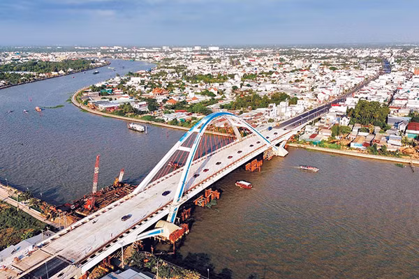 Cầu Trần Hoàng Na có vốn đầu tư gần 800 tỷ đồng - công trình động lực phát triển của thành phố Cần Thơ.