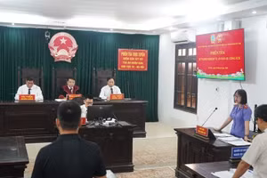 Quang cảnh phiên xét xử. (Ảnh: VŨ PHƯƠNG)