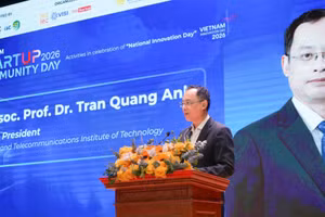Phó Giáo sư, Tiến sĩ Trần Quang Anh, Phó Giám đốc Học viện Công nghệ Bưu chính Viễn thông phát biểu khai mạc Hội thảo “Startup ở bối cảnh quốc tế”. (Ảnh: TG)