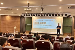 Toàn cảnh lễ khai mạc Trường hè IACR-VIASM về Mật mã năm 2026. 
