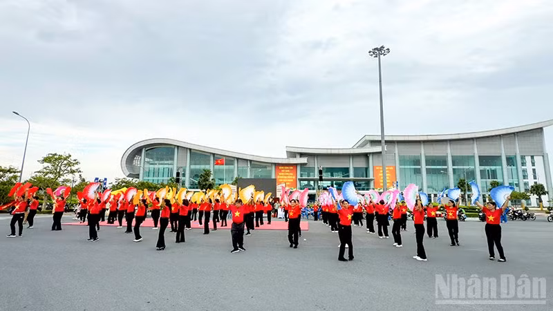 ndo_br_hinh-2-tien-buoc.jpg