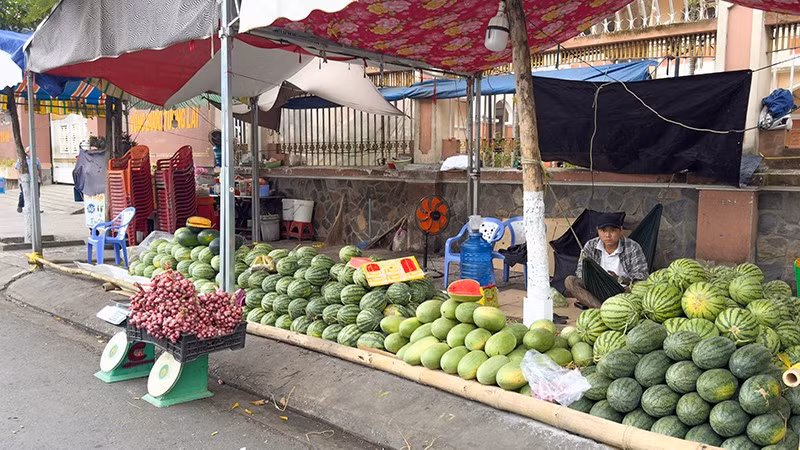 anh-4-dua-hau-tet-cung-da-len-sap.jpg