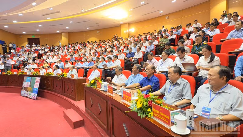 ndo_br_anh-2-dai-bieu-tham-du-hoi-thao.jpg