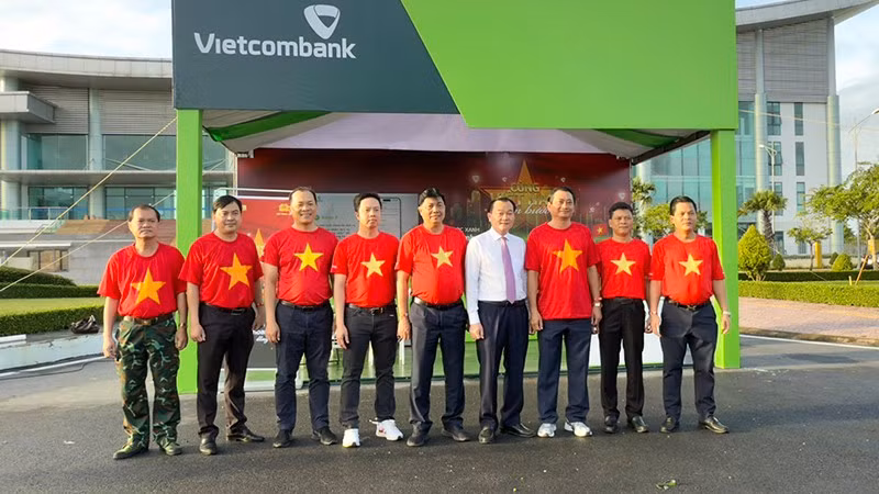 anh-7-gian-hang-vietcombank.jpg