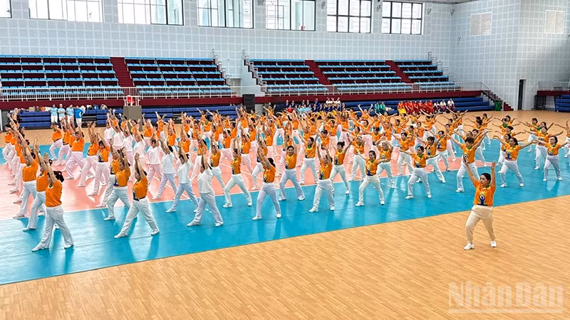 ndo_br_anh-3-tiet-muc-dong-dien-yoga.jpg