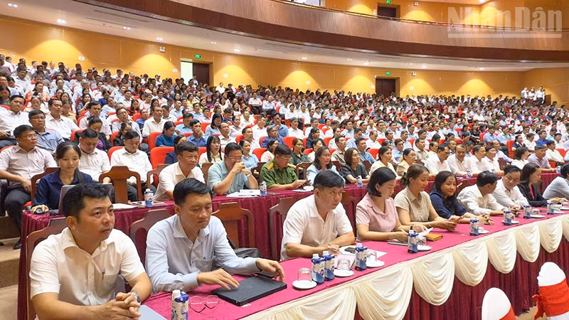 Cán bộ thuộc diện quy hoạch tham dự hội nghị. (Ảnh: BÁ DŨNG)