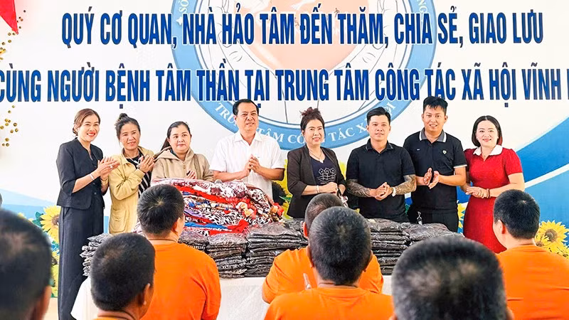 hinh-1-xa-hoi.jpg