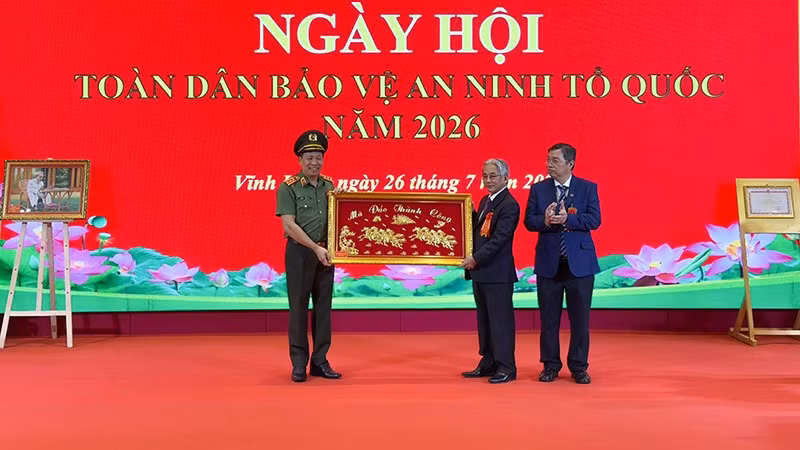 hinh-1-ngay-hoi.jpg