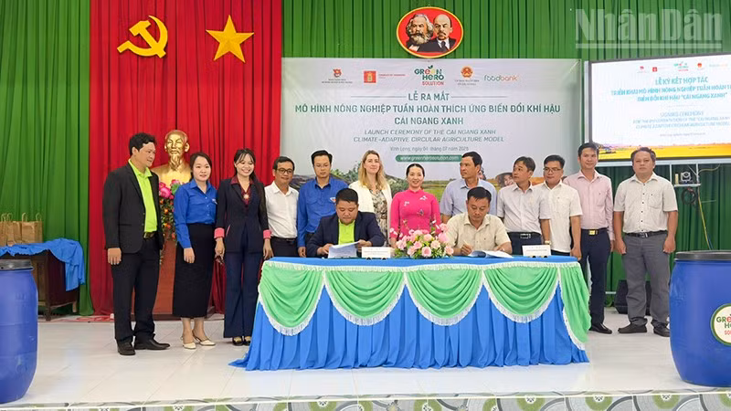 Lễ ký kết Biên bản ghi nhớ hợp tác triển khai mô hình giữa Dự án Green Hero Solution và Ủy ban nhân dân xã Cái Ngang