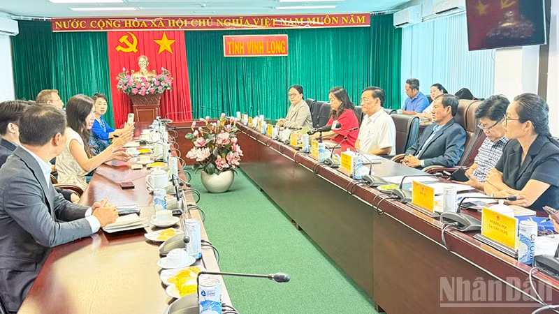 ndo_br_anh-2-quang-canh-buoi-lam-viec.jpg