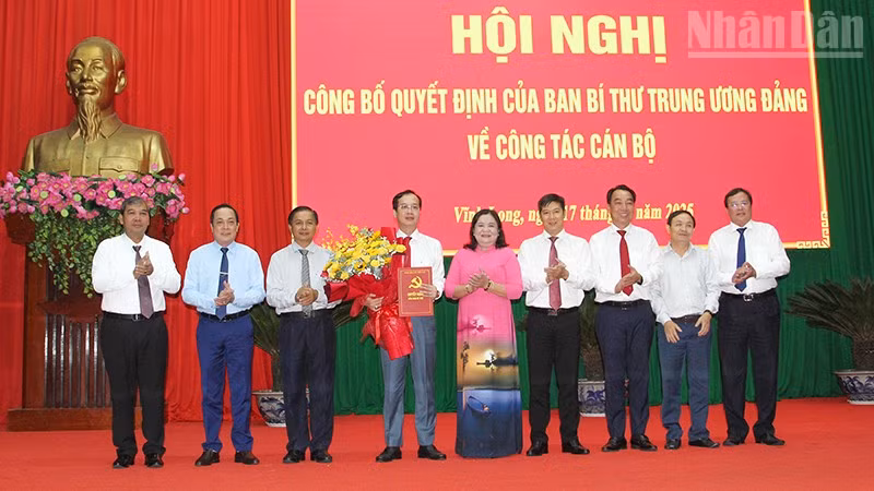 ndo_tr_anh-2-chung-mung.jpg