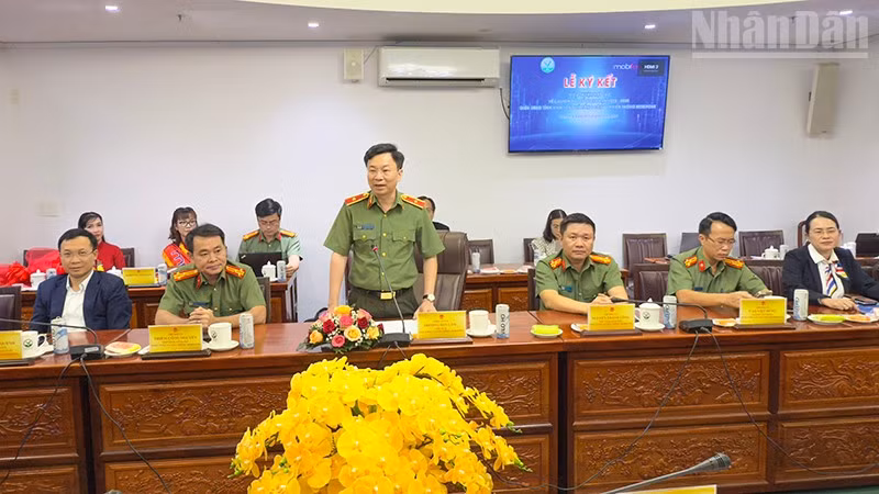 ndo_tr_anh-2-mobifone-phat-bieu.jpg