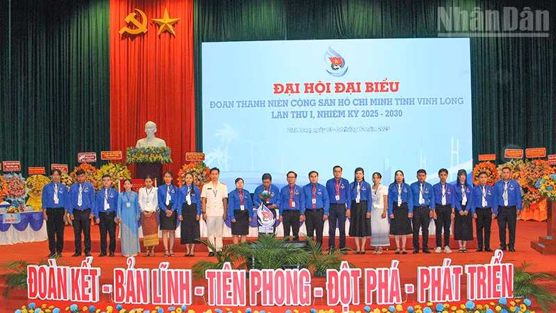 ndo_tr_anh-3-dai-bieu-du-dai-hoi-cao-tren.jpg