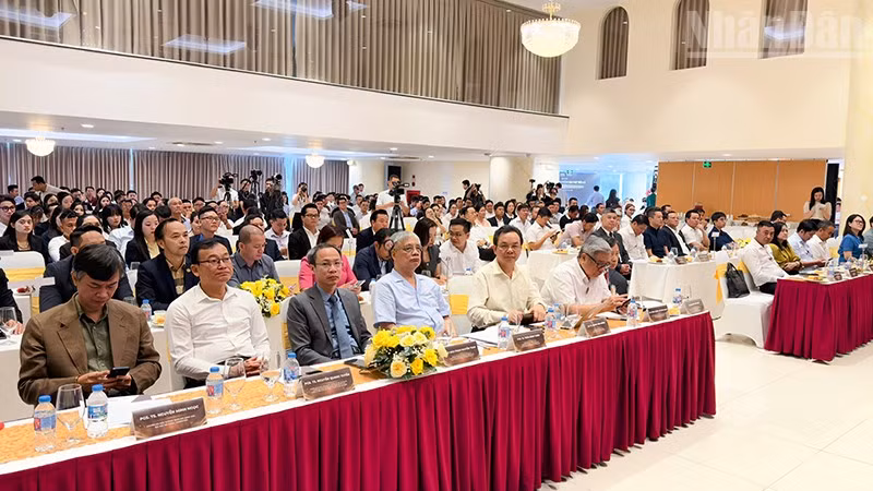 Đại biểu tham dự. 