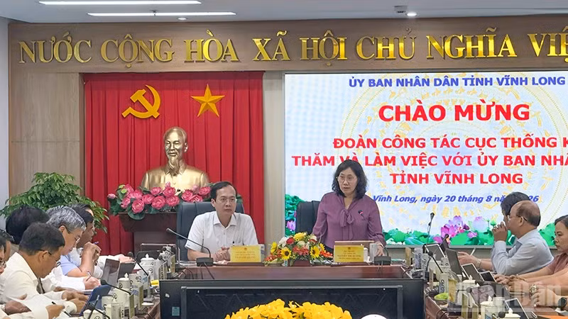 Cục trưởng Nguyễn Thu Hương phát biểu tại buổi làm việc. (Ảnh: BÁ DŨNG)
