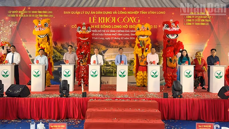 Nghi thức khởi công công trình. 