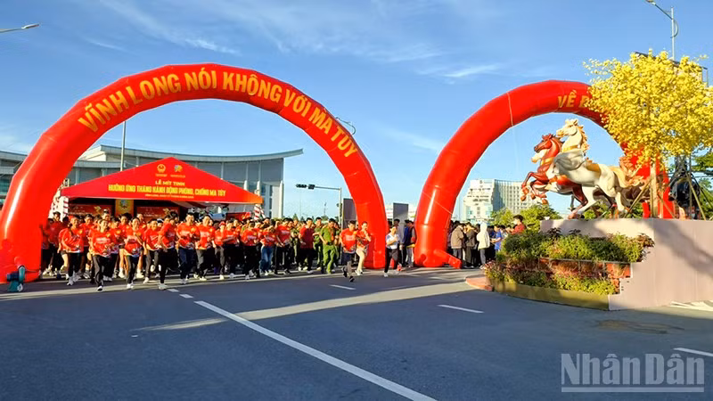 Phát lệnh khởi tranh Giải chạy hưởng ứng Tháng hành động phòng, chống ma túy năm 2026.
