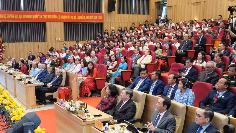 anh-3-dai-bieu-tham-du-9318.jpg