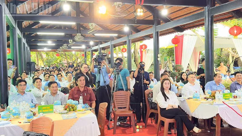 ndo_tl_anh-2-dai-bieu-tham-du.jpg