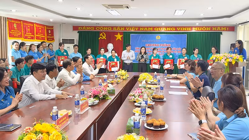 anh-2-cong-nhan.jpg