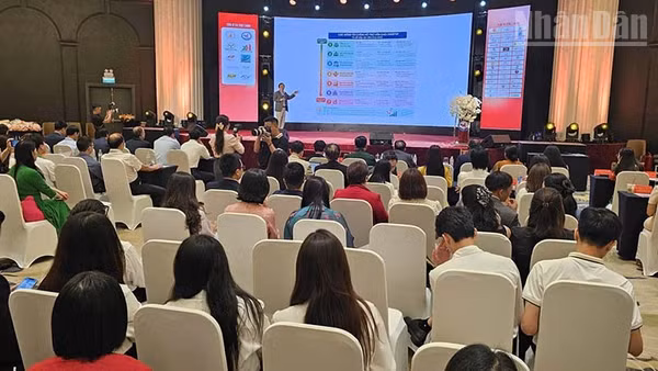 Quang cảnh diễn đàn. (Ảnh: Mai Luận)