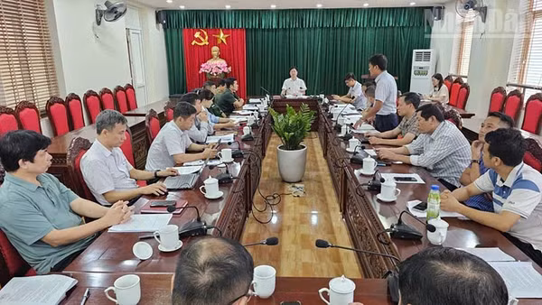 Quang cảnh phiên họp. (Ảnh: Mai Luận)