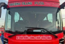 Phương tiện tổ chức vận chuyển cán bộ, công chức, viên chức và người lao động.