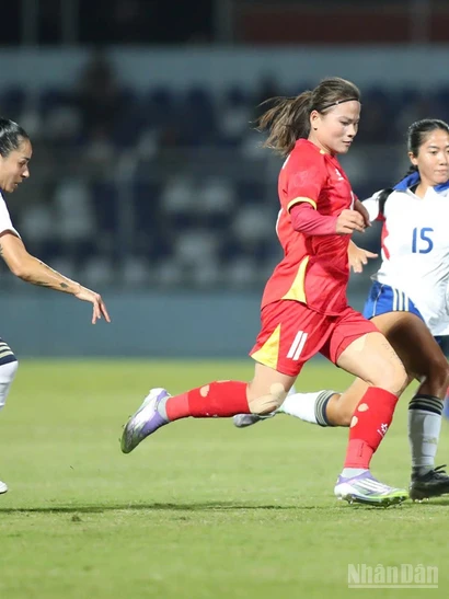 Các cầu thủ nữ Việt Nam thể hiện tinh thần thi đấu không bỏ cuộc, chiến đấu đến những phút cuối cùng.