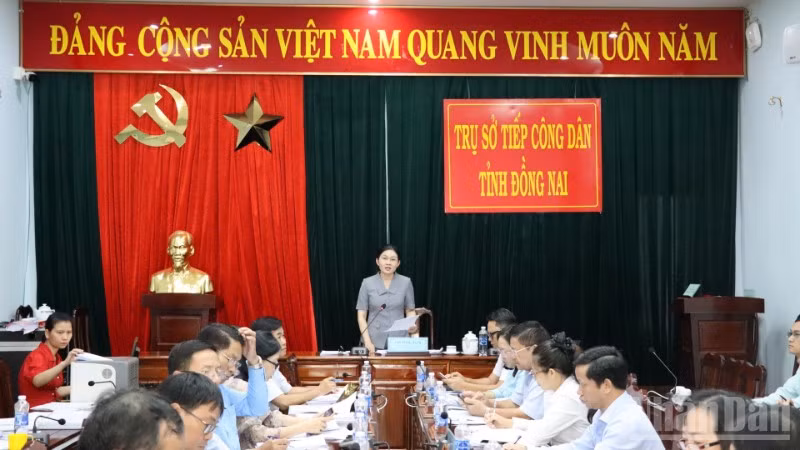 Quang cảnh buổi tiếp công dân.