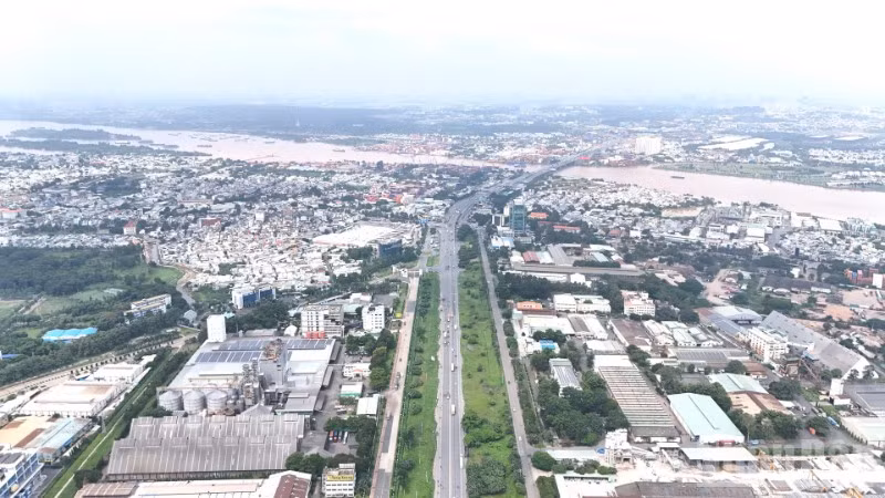 Việc xây cầu Đồng Nai 2 sẽ giảm áp lực cho cầu Đồng Nai hiện hữu đang quá tải. 