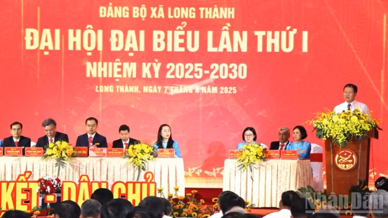 Bí thư Tỉnh ủy Đồng Nai Vũ Hồng Văn phát biểu chỉ đạo tại Đại hội.