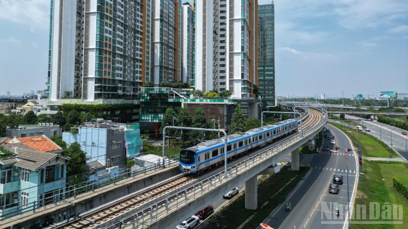 Thành phố Hồ Chí Minh và tỉnh Đồng Nai đang phối hợp triển khai 5 tuyến metro kết nối sân bay Long Thành.