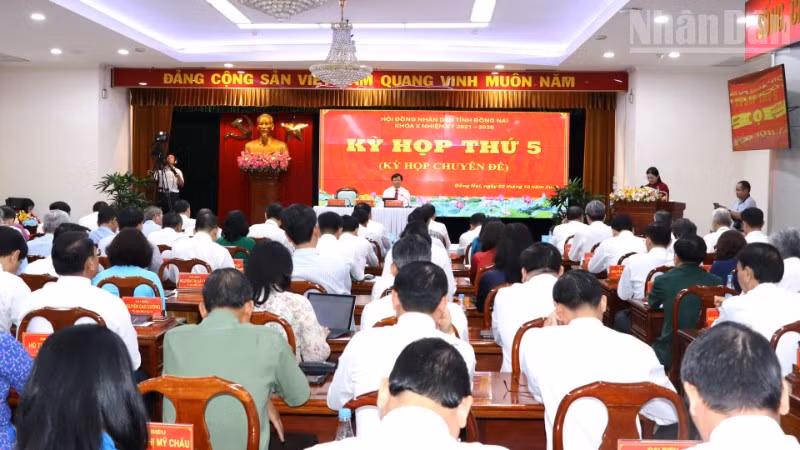 Quang cảnh kỳ họp.