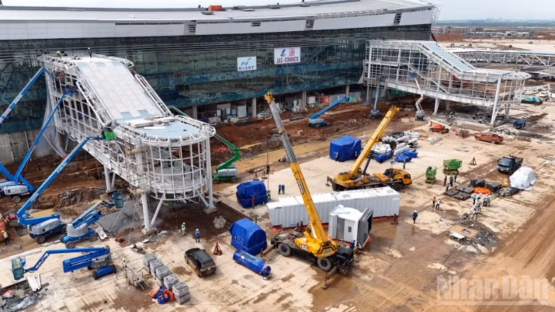 Dự án sân bay Long Thành đang tăng tốc thi công sẵn sàng đón chuyến bay đầu tiên vào ngày 19/12.