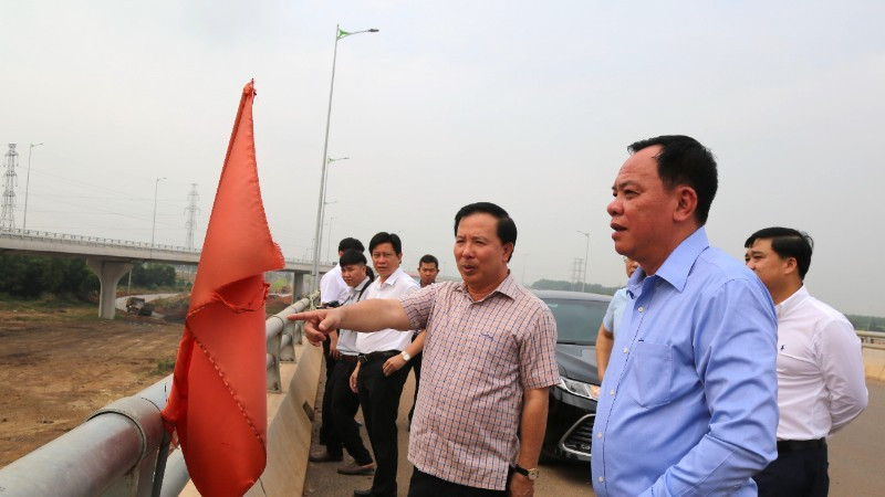 Lãnh đạo tỉnh Đồng Nai kiểm tra nút giao kết nối Quốc lộ 51 với sân bay Long Thành.