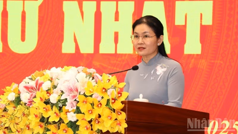 Đồng chí Tôn Ngọc Hạnh, Phó Bí thư Thường trực Tỉnh ủy, Chủ tịch Hội đồng nhân dân tỉnh Đồng Nai phát biểu tại kỳ họp.