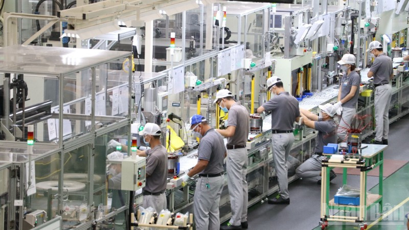 Dây chuyền làm việc ứng dụng công nghệ cao tại một công ty ở Khu công nghiệp Amata.