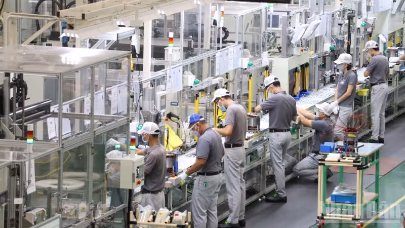 Dây chuyền làm việc ứng dụng công nghệ cao tại một công ty ở Khu công nghiệp Amata.