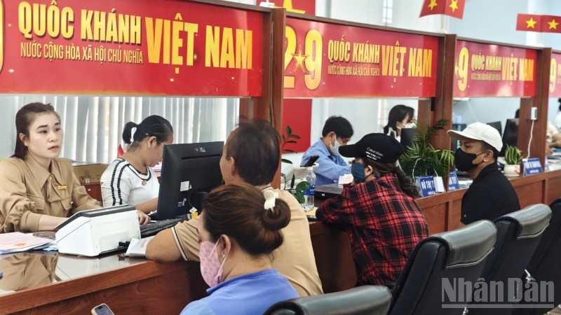 Giải quyết hồ sơ tại Trung tâm phục vụ hành chính công xã Xuân Hòa, tỉnh Đồng Nai.